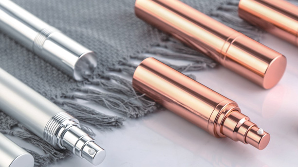 Was sind die Designmerkmale der Airless-Flasche aus Aluminium-Kunststoff?